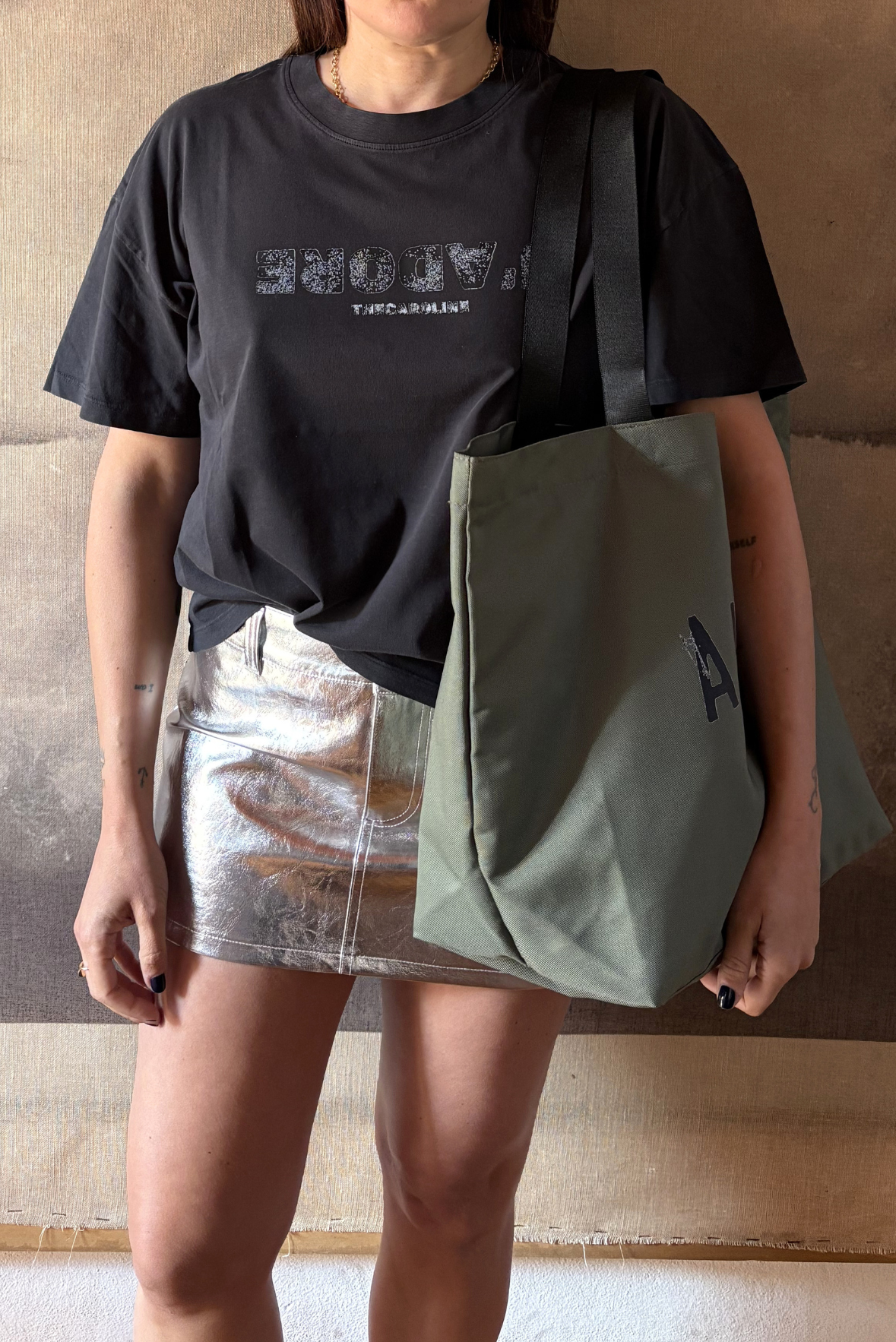 Borsa shopping grande in nylon di riciclo con stampa AMORE